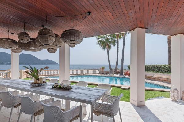 Villa Port Verd, Reservar  Hotéis em Cala Bona com Piscina, Piscina