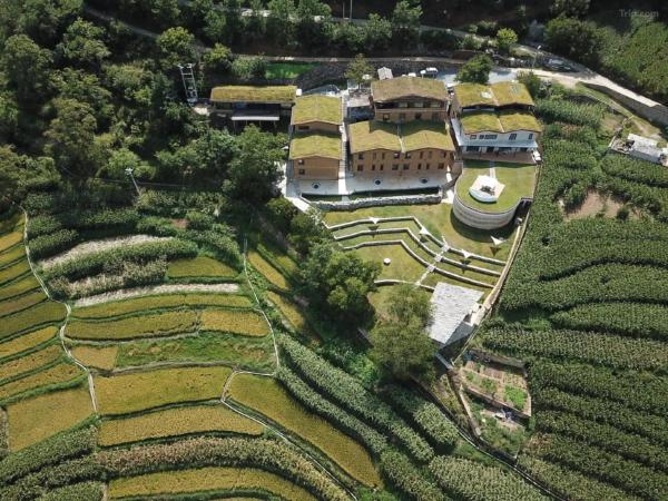 云雨田半山民宿, Reservar  Tacheng Yunnan