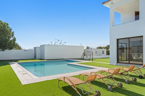 Luxury Villa Coastal Elegance, Reservar  Meneou Larnaca
