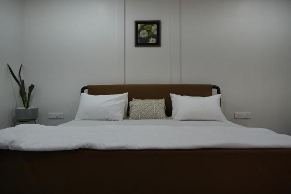 Niyati Nirvana, Reservar  Verna Lagos