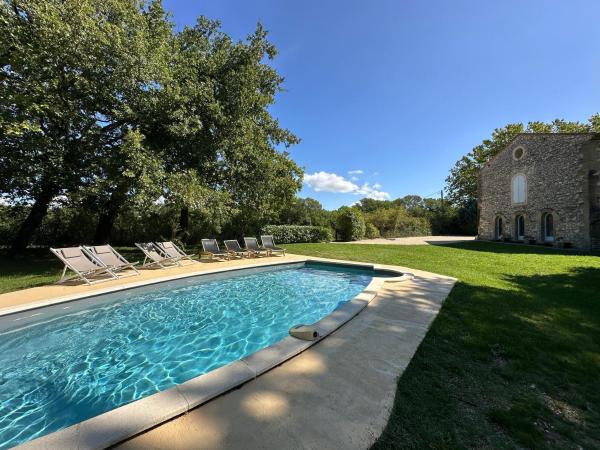 Villa des Cyprès - Charmante maison provençale - Jardin et piscine privés au cœur d un Domaine Viticole Château de Barbebelle Rognes - 10 personnes - Proche dAix-en Provence, Reservar  Hotéis em Rognes com piscina, Piscina