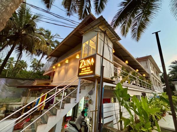Zuna Stayz Morjim Goa, Reservar Hotel Morjim 