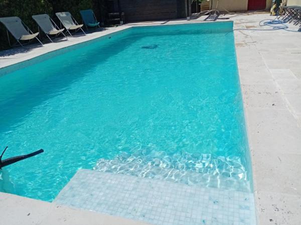 Le Val du Corsaire Petit déj compris, piscine, parking, Reservar  Colonzelle Drôme Provençale