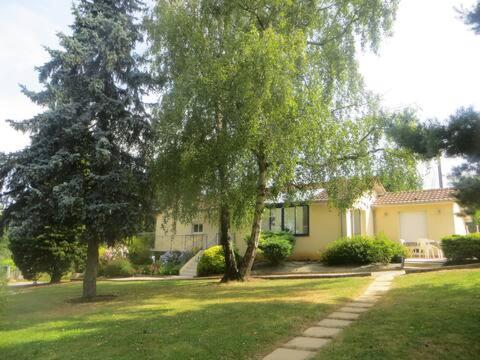 Les Acacias, Reservar  La Milesse 