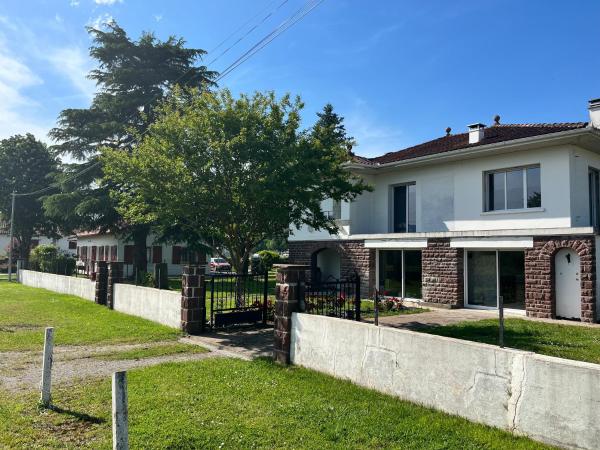 Ongi Etorri Chez les Ch\tis, Reservar  Saint-Jean-le-Vieux 