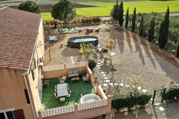 Villa vigneronne moderne piscine et jaccuzi, Reservar  Saint-Jean-de-Fos 