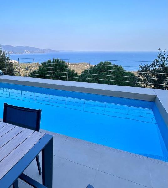 Villa Alta Benat, vue mer exceptionnelle, piscine, Reservar  Bormes-Les-Mimosas Mimosa Road