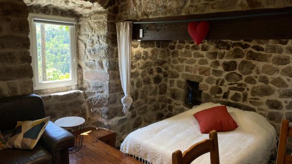 Votre cocon en Ardèche Verte, Reservar  Saint-Prix Ródano-Alpes