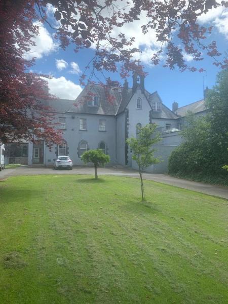Presentation Convent, Reservar  Mooncoin 