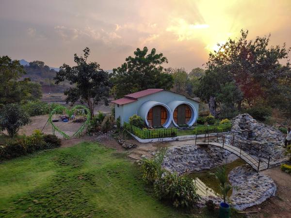 Van Vagdo Resort, Reservar  Hotéis em Garudeshwar com piscina, Piscina