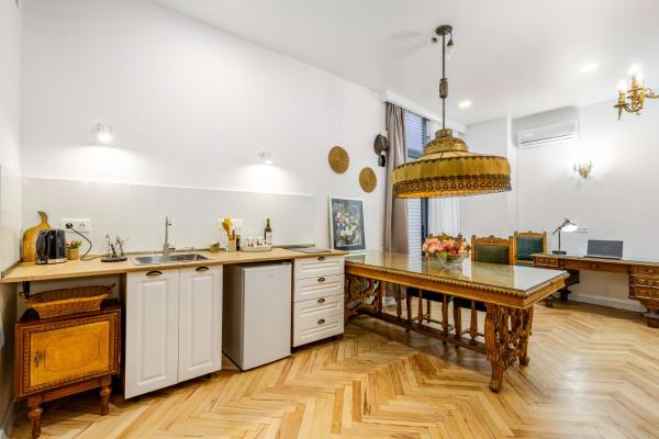 Tourist Heaven - Rustaveli McDonalds Apartment, Reservar Apartamento Tiblíssi Tbilisi Region