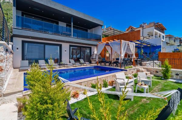 Kalkanda Deniz Manzaralı Lüks Tatil Villası, Reservar  Hotéis em Mediterranean Region Turkey com piscina, Piscina