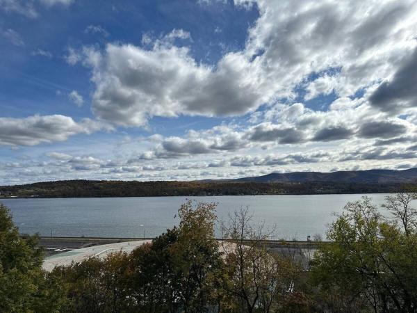 Hudson Valley Top Getaway with a River View, Reservar  Newburgh Hudson Valley