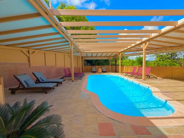 Villa Case Bourbon Piscine, Fitness et Jeux, Reservar  Hotéis em Le Marin com piscina, Piscina