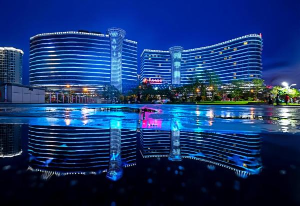 King Maker Grand Hotel-At the Gate of Tianmen Peak Cableway, Reservar  Hotéis com SPA em Hunan, SPA