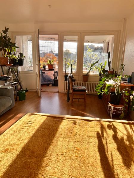 1 Zimmer mit Aussicht und 1 Zimmer mit Balkon in 4 Zimmer Wohnung, Szene, Parks und Top Lage, Reservar  Berlim Alemanha