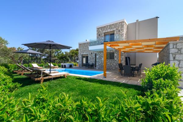 Drakos Estate - Luxury Pool Villas, Reservar  Asgourou Rodes