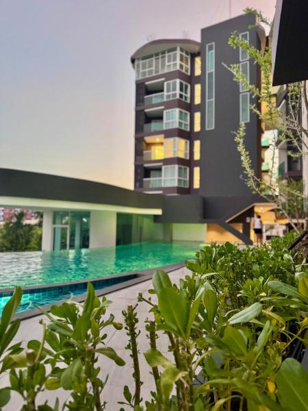 Luxury 2 Person Apartment in Heart of Phuket, Reservar  Ban Ket Ho Phuket, perto de Phuket International Hospital