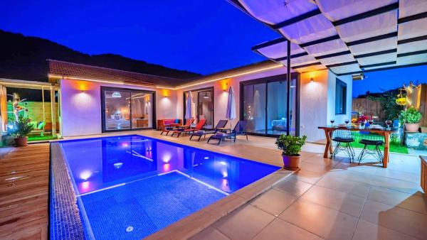 2 Bedroom Secluded Villa in Saribelen, Reservar  Kalkan 