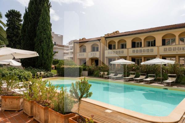 Homiday - Villa Rosella, Reservar  Hotéis em Abruzos com piscina, Piscina
