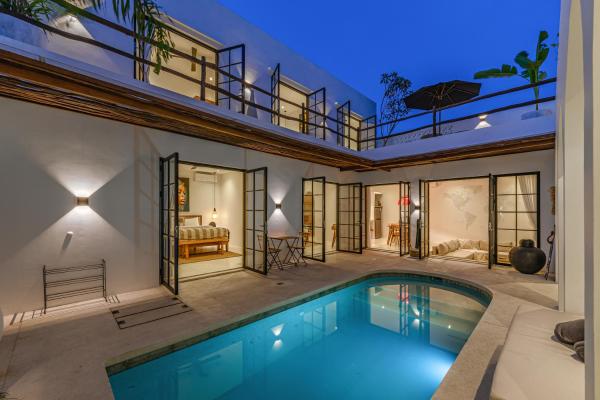 Villa Kiki - Modern Tropical 3BR Escape in Canggu, Reservar  Hotéis em Bali com piscina, Piscina