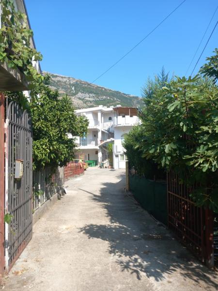Apartmani Todorović, Reservar  Hotéis em Bar County com Estacionamento, Estacionamento