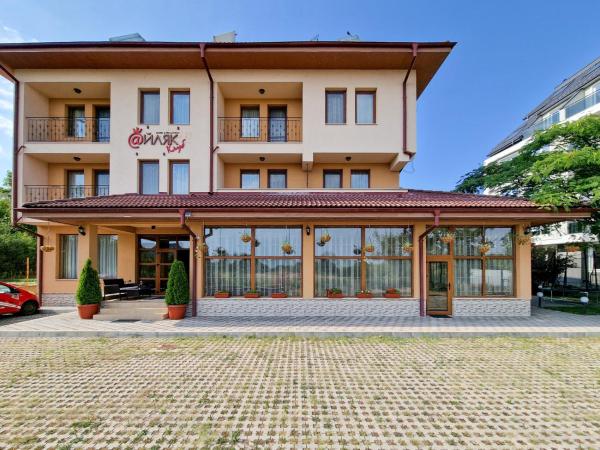 Айляк Клуб Хисаря - Бутиков Хотел&СПА с Elegant Ultra All Inclusive, Reservar  Hotéis em Hisarja com pequeno-almoço, Café da manhã