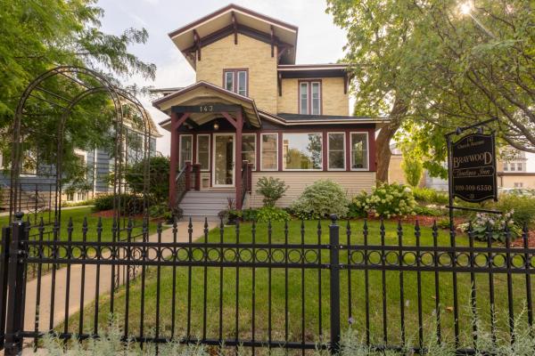 Braywood Inn, Reservar  Oshkosh Wisconsin