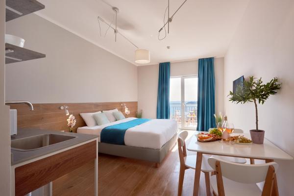 Garni Hotel Larimar, Reservar  Hotéis em Budva County com Estacionamento, Estacionamento