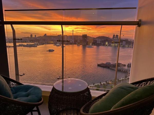 Sapphire Ha Long 2BR Apartment - Ocean View - Panoramic Sea View, Reservar Apartamento Ha Long 