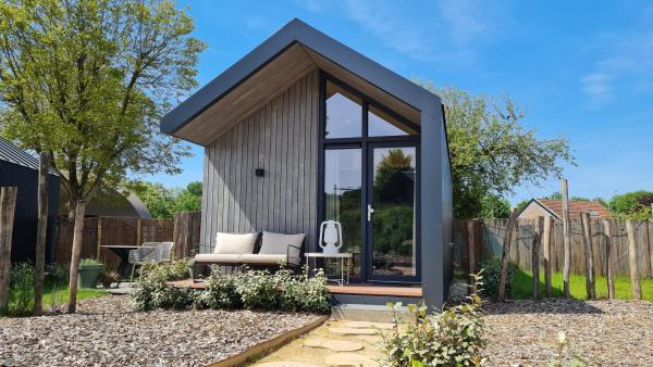 Luxe tinyhouse voor 2 personen met hottub, Reservar  Meerssen Heuvelland