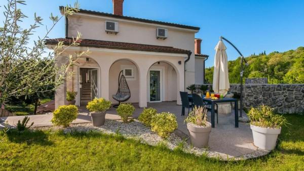 Apartman Bonaca by Villas Guide, Reservar  Hotéis em Kvarner com Piscina, Piscina