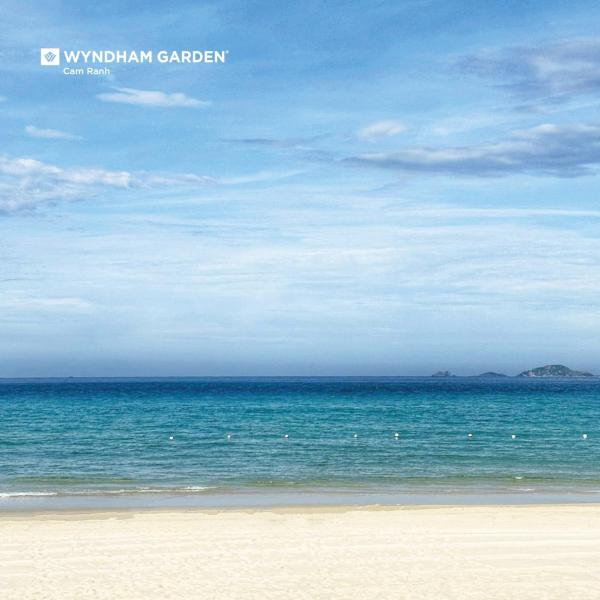 Luxury Beachfront Villa in Whyndham Garden Cam Ranh, Reservar  Hotéis em Khanh Hoa com piscina, Piscina