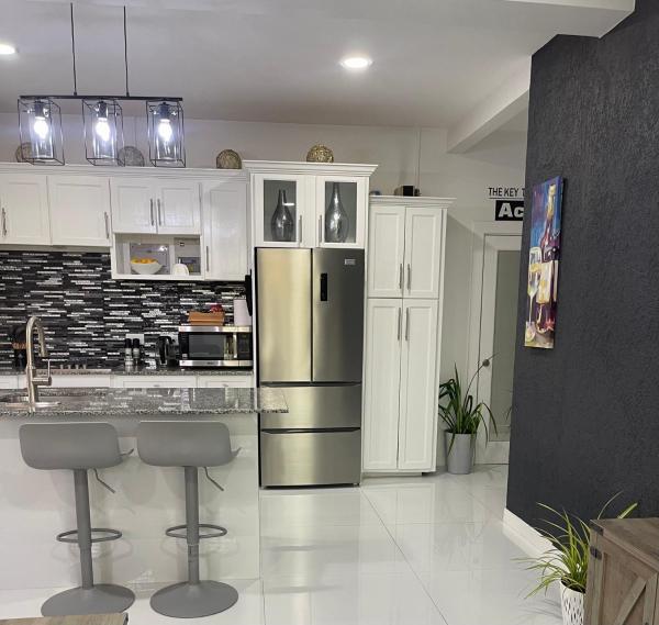 Island Breeze Retreat Lance Aux Epines, Reservar  Hotéis em Saint George.s com estacionamento, Estacionamento