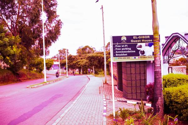 EL GIBOGR GUEST HOUSe, Reservar  Hotéis em Gahondo com Estacionamento, Estacionamento