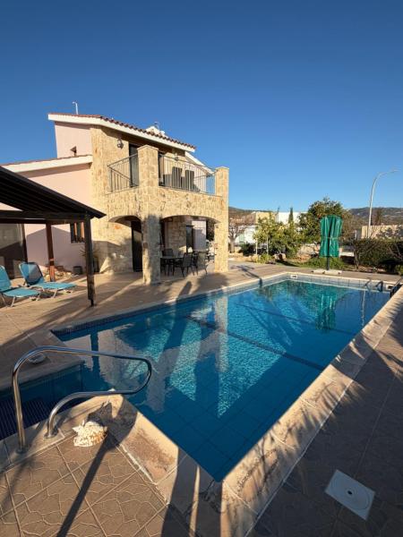 4-Bedroom Villa with Private Pool & Citrus Garden, Reservar  Peyia Pafos