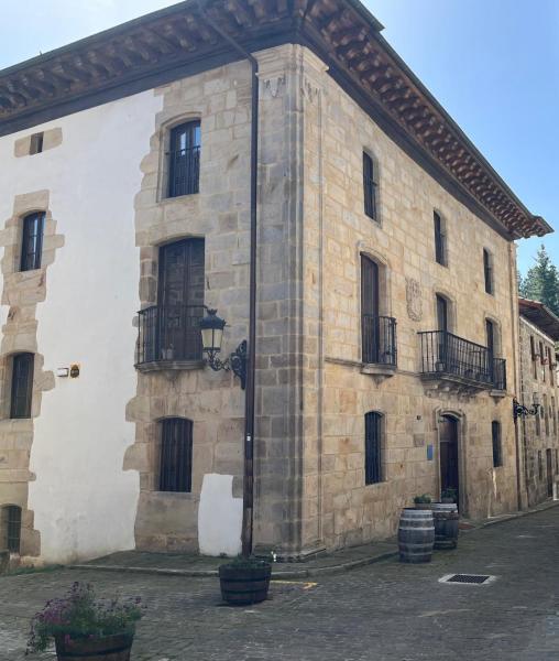 Palacio Soran, Reservar  Leintz Gatzaga 