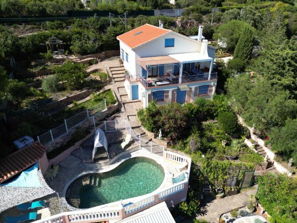 Villa Elisabeth Saint-Raphaël, Reservar  Hotéis em Saint-Raphael com piscina, Piscina
